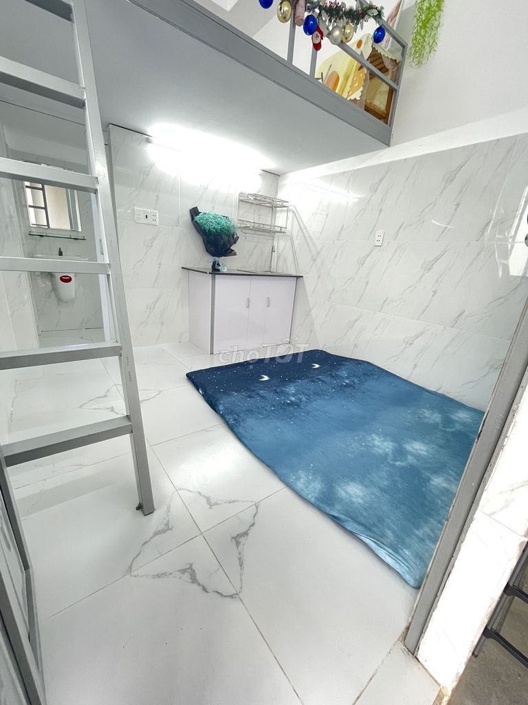 Dương Quảng Hàm beauty room