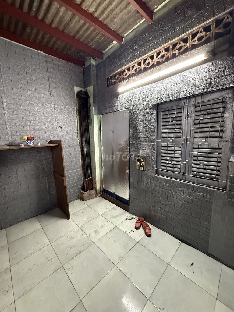 The Tân Tạo Tân Tạo guest room, Bình Tân district.