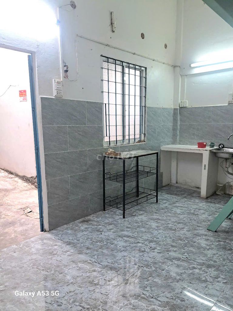 Rent a separate boarding room near the coffee Oasis Fields