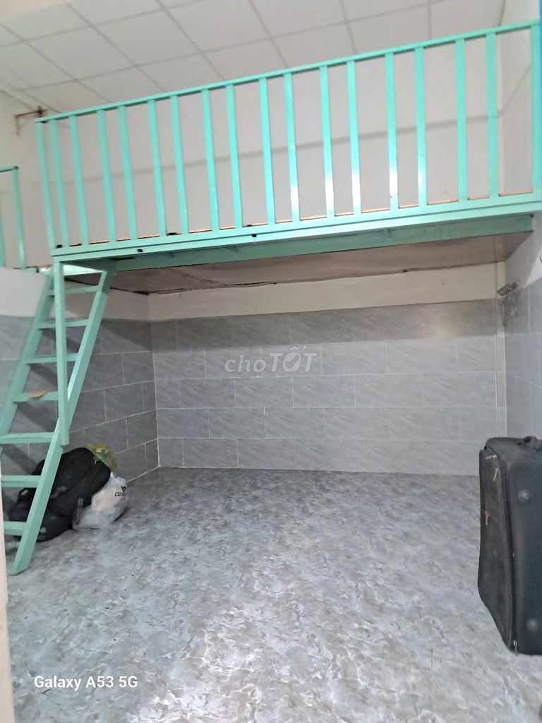 Rent a separate boarding room near the coffee Oasis Fields