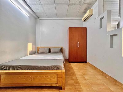 Security Room, Full Seven, 166, District 7