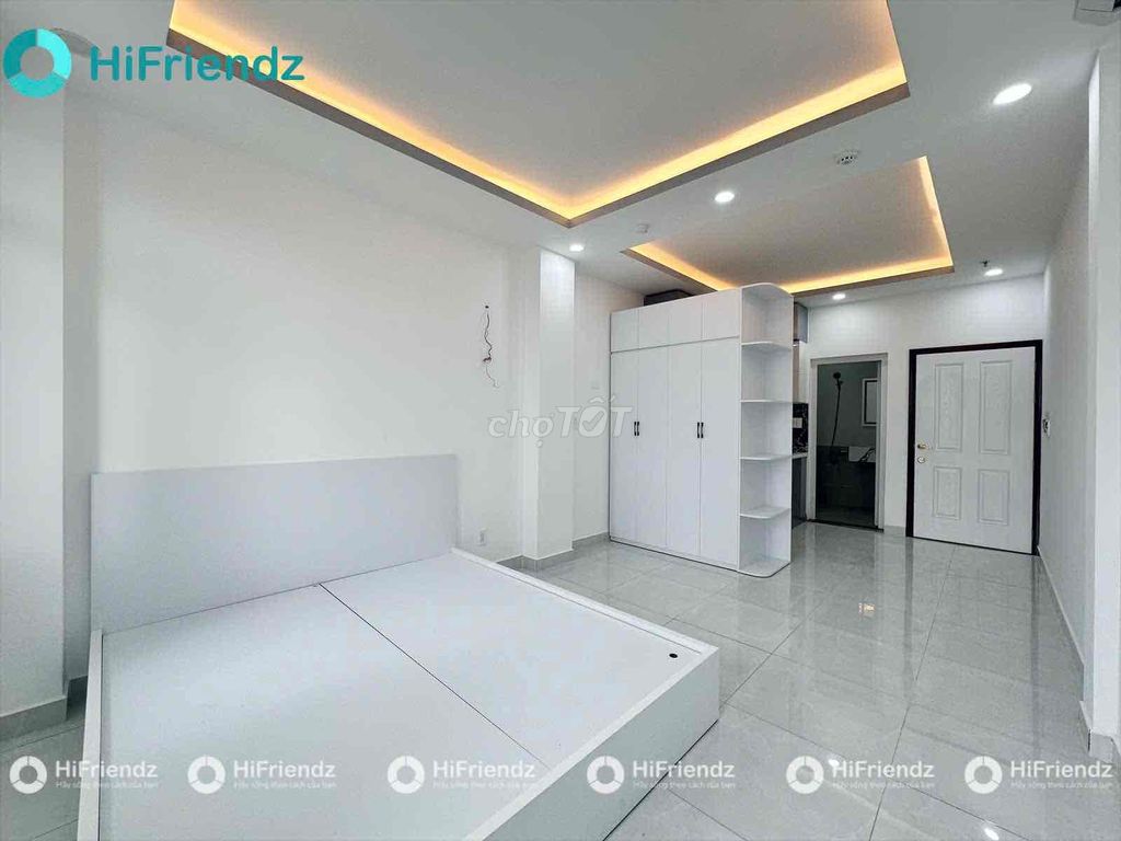The balcony room opposite youart Phan Văn Trị 2 goes to Haah
