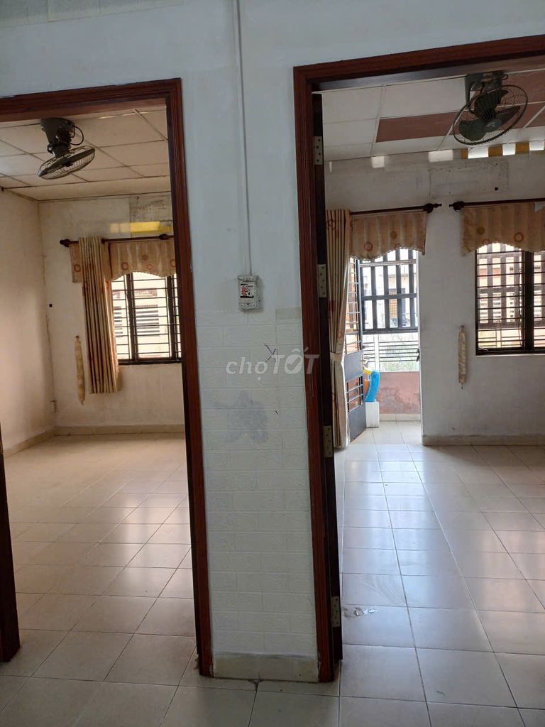Rent Chung cư Tây Thạnh on the 4th floor, 72 meters, 6 million a month,