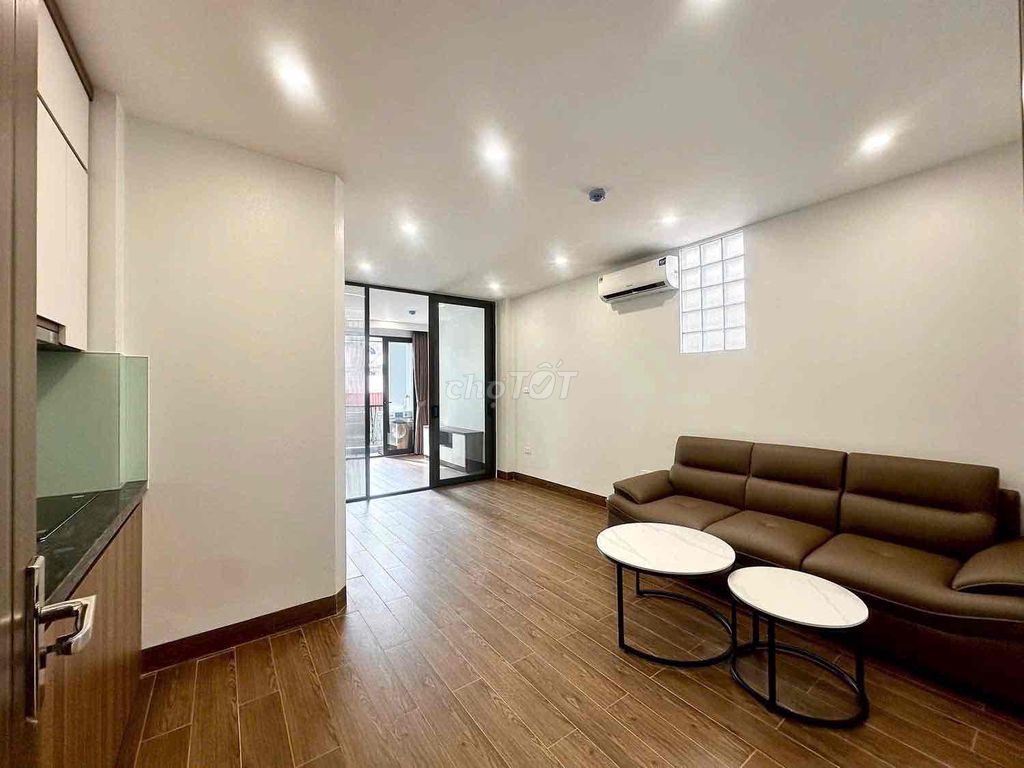 High-class apartment. A 40-foot bedroom at the 3 Tháng 2 overpass.