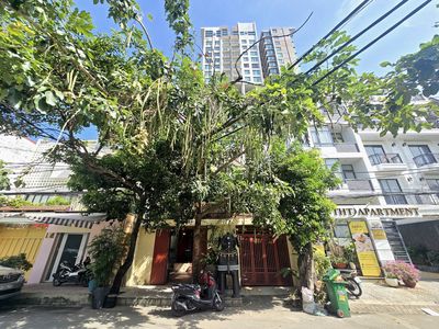 6x-price-- 215 mansion A Nguyễn Văn Hưởng, District 2-- 8x25 meters, ground floor.