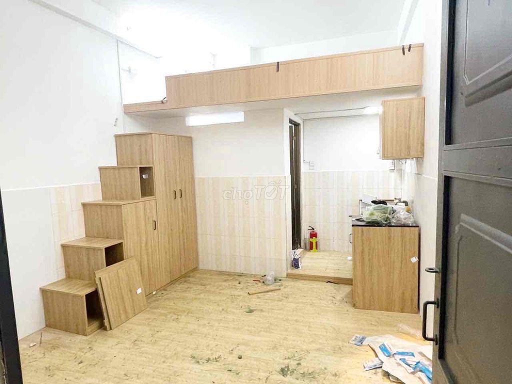 The students' room is guarded and unguarded near the City Center.