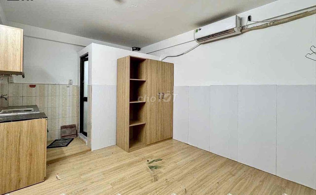 The students' room is guarded and unguarded near the City Center.