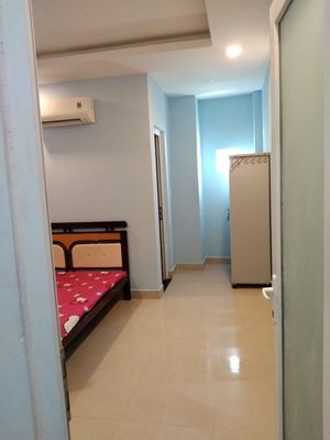 room full say that middle place