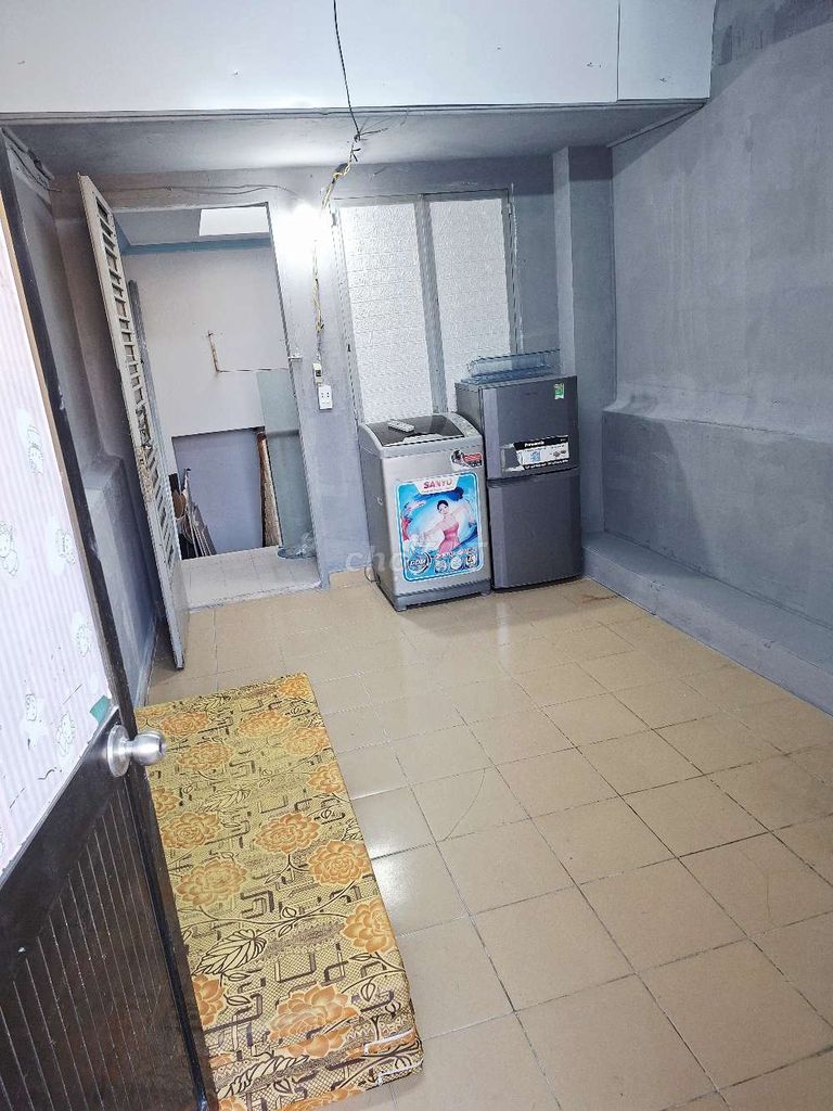 Renting the 10th district room, the fuff balcony, private toilet 3 million7.