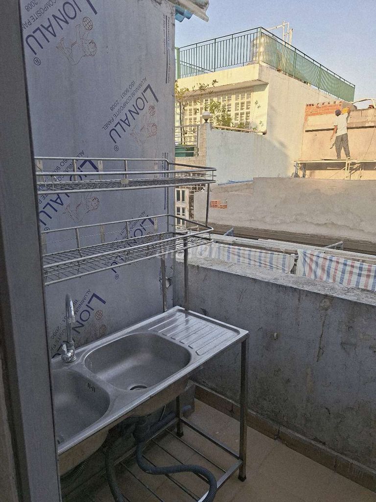 Renting the 10th district room, the fuff balcony, private toilet 3 million7.
