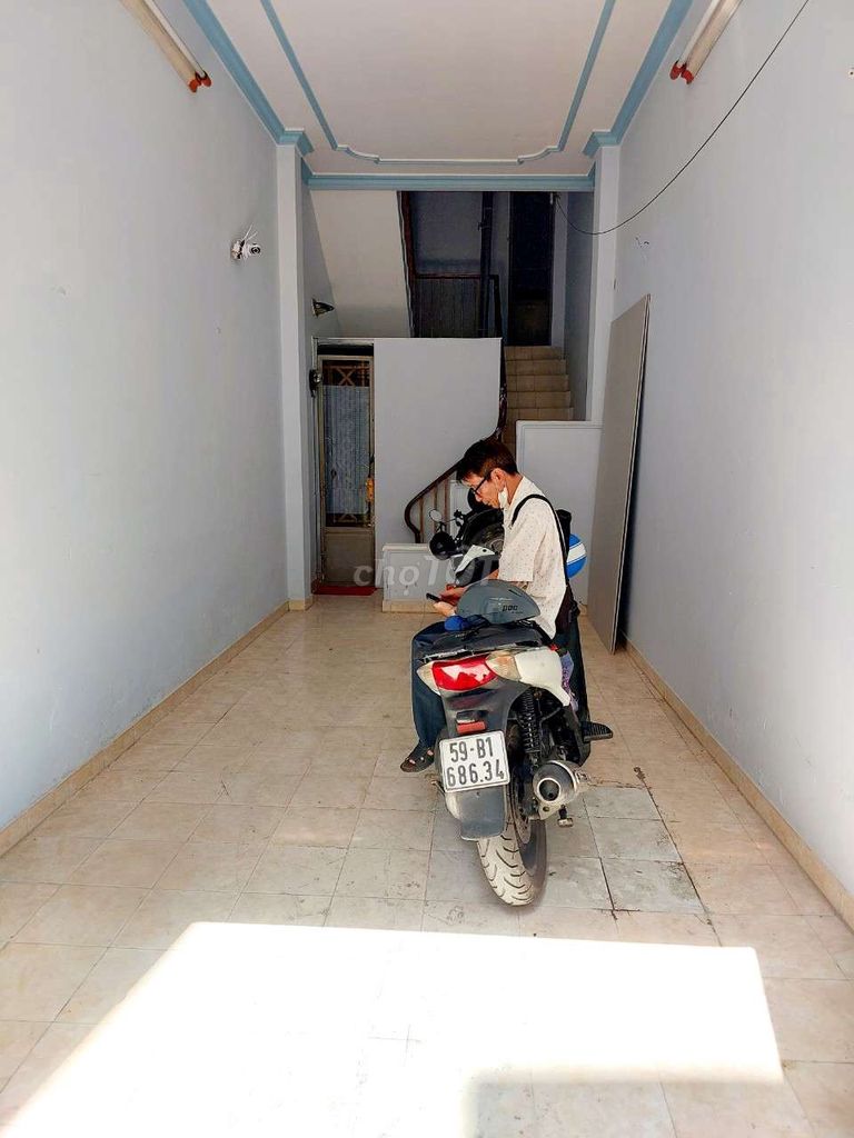 Renting the 10th district room, the fuff balcony, private toilet 3 million7.