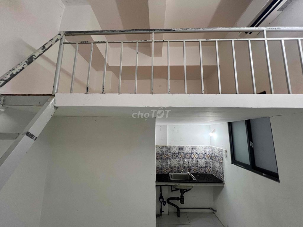 Rent the tower room/studio right at Tân Quy just 3 April