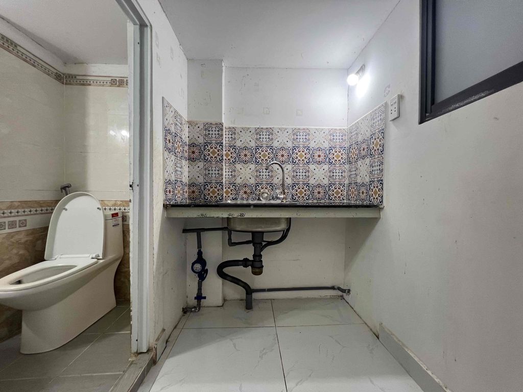 Rent the tower room/studio right at Tân Quy just 3 April
