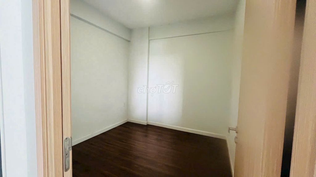 Rent Lovera Vista apartment.
