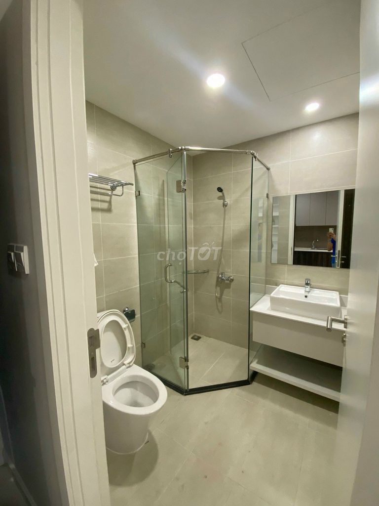 Rent studio 38 M2 full interior for only 18,000 dollars.