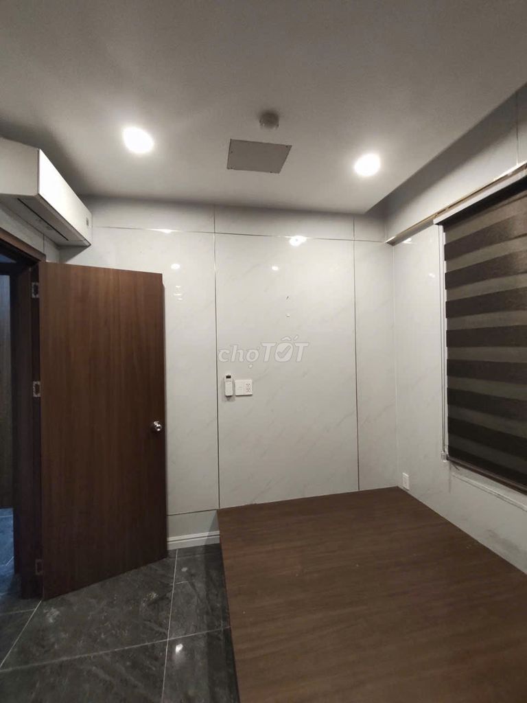 PiCity High Park. 2 bedroom 2 80 meters inland like 9.5 million.