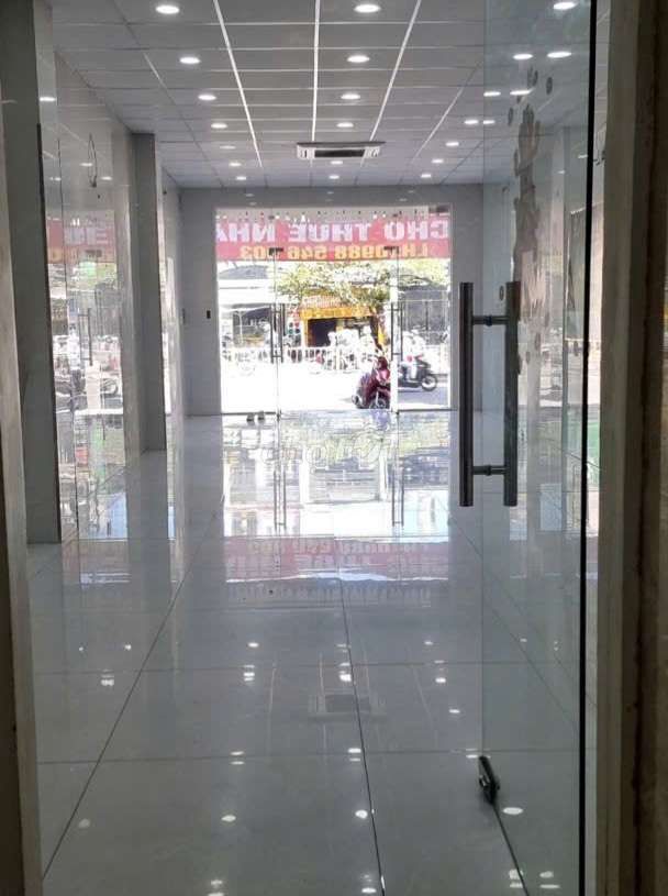 Rent an office 50 million a month, 5 floors with elevators.