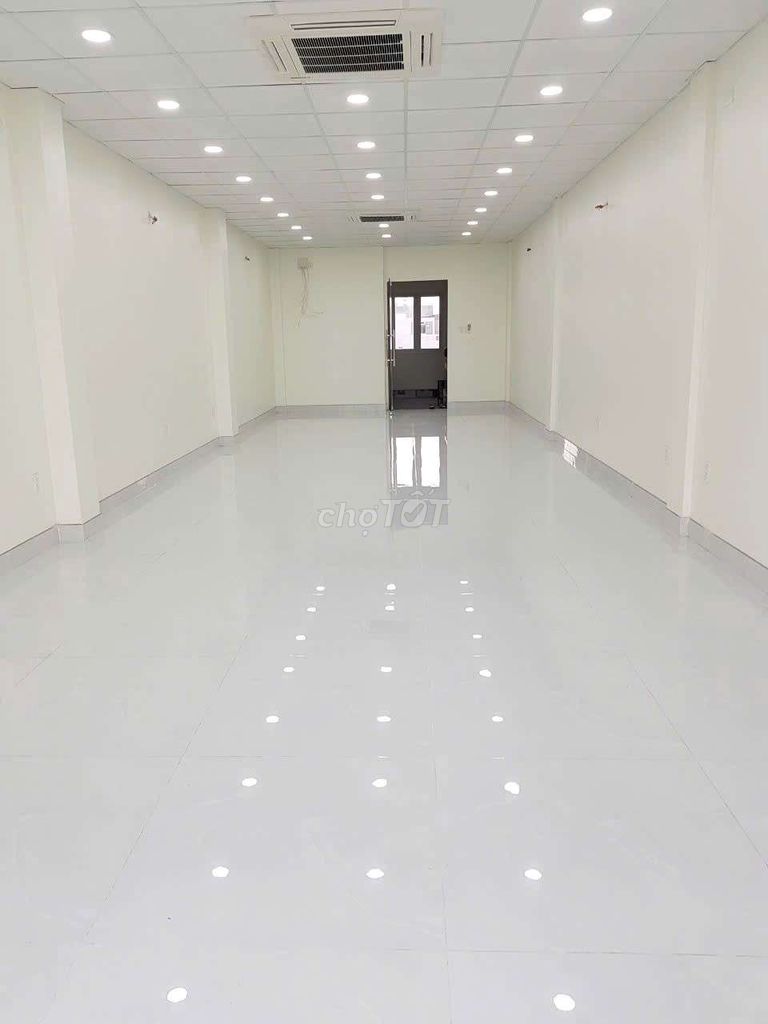 Rent an office 50 million a month, 5 floors with elevators.