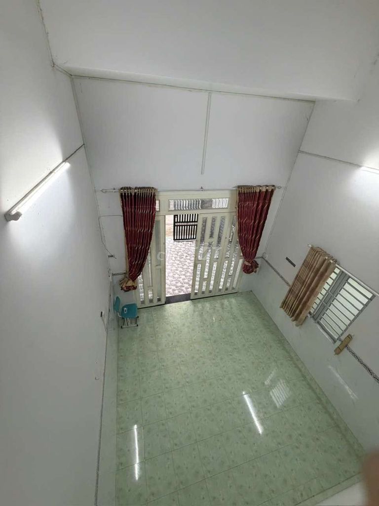 Two-room new house, parked car yard near Dyke, Bà Điểm society