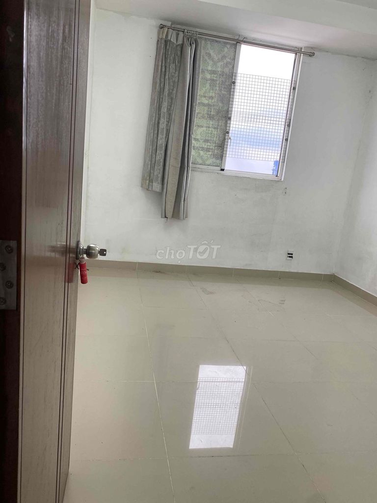 Renting Bình Hưng housing. Next to the 8th district station.