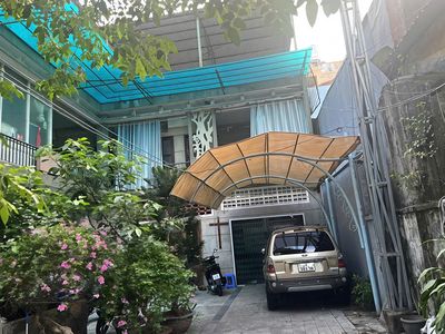 Rent a villa in the garden at a foothill-- 11 M very rare.