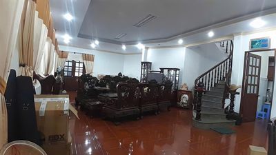 Rent a villa in the garden at a foothill-- 11 M very rare.