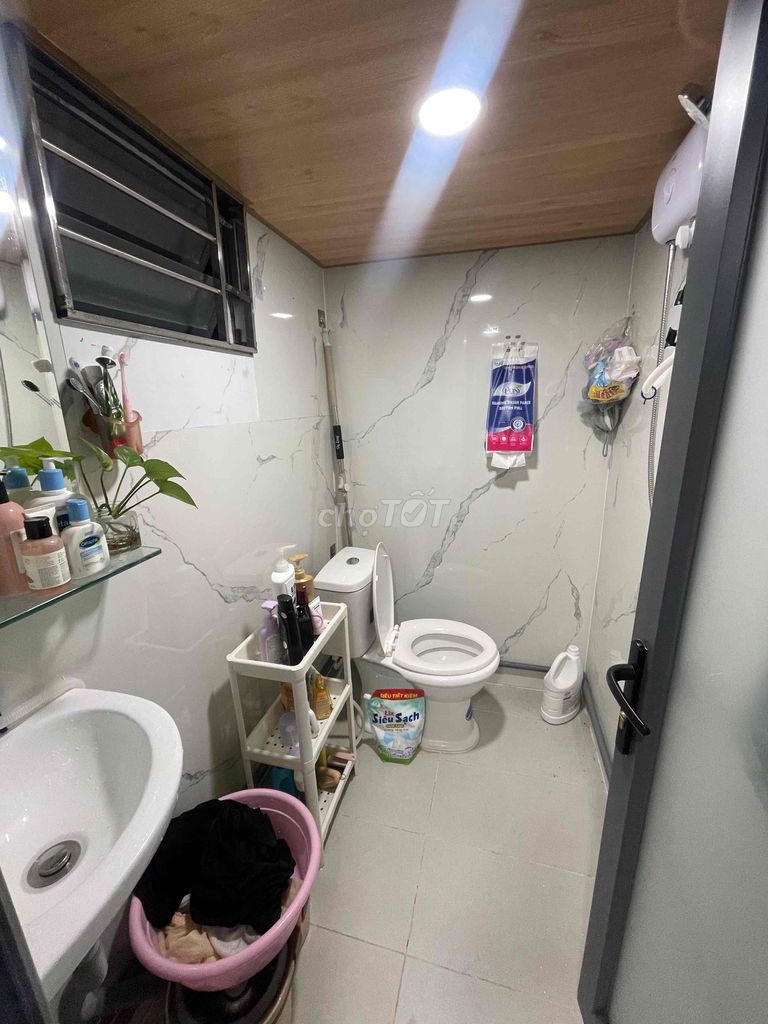 Rent room for 3 T8