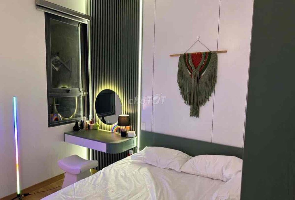 Felisa Riverside share of basic interior rooms full-time