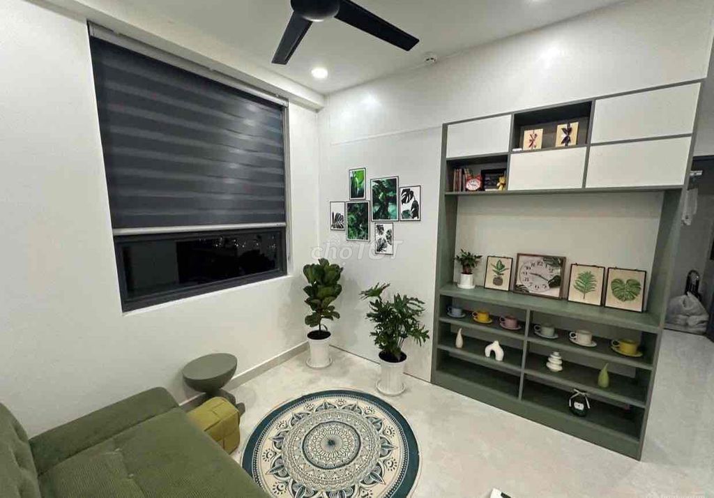 Felisa Riverside share of basic interior rooms full-time