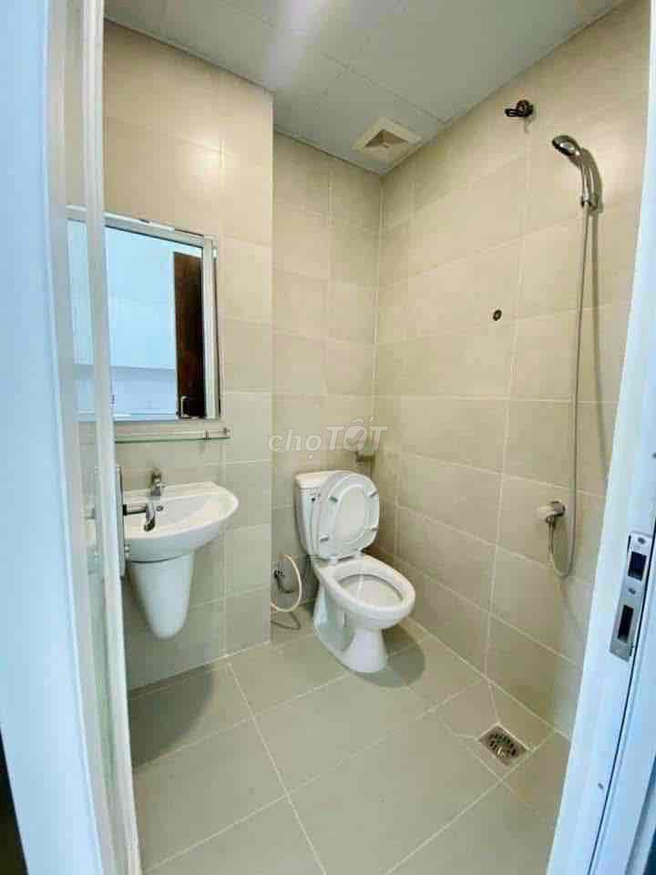Felisa Riverside share of basic interior rooms full-time