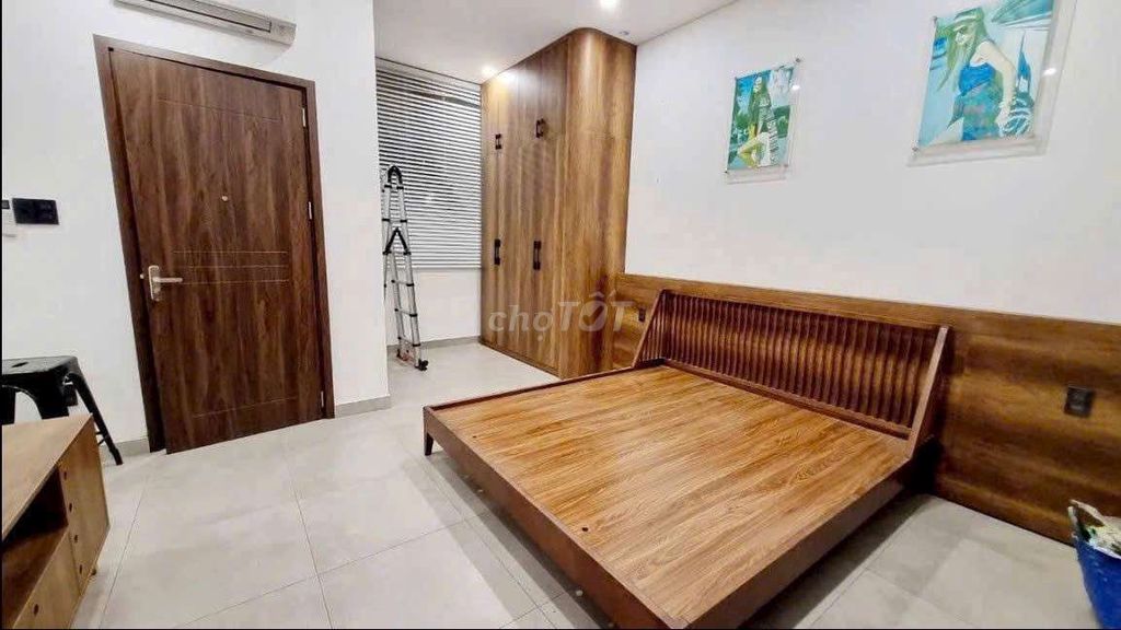 The angle Park Riverside 150 meters2, full interior, 4 bedrooms, 3 toilets,