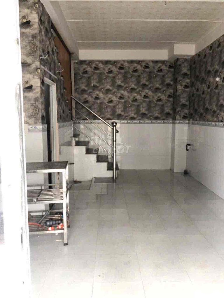1 st floor 1 2 bedrooms front of Gần Lã Xuân Oai District 9