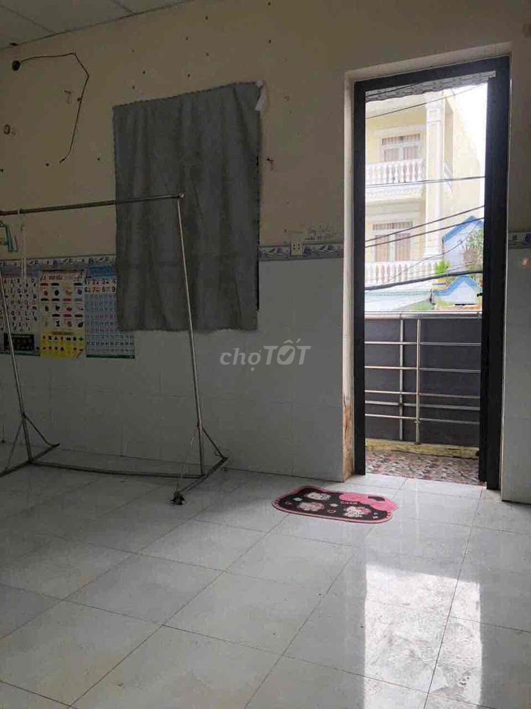 1 st floor 1 2 bedrooms front of Gần Lã Xuân Oai District 9