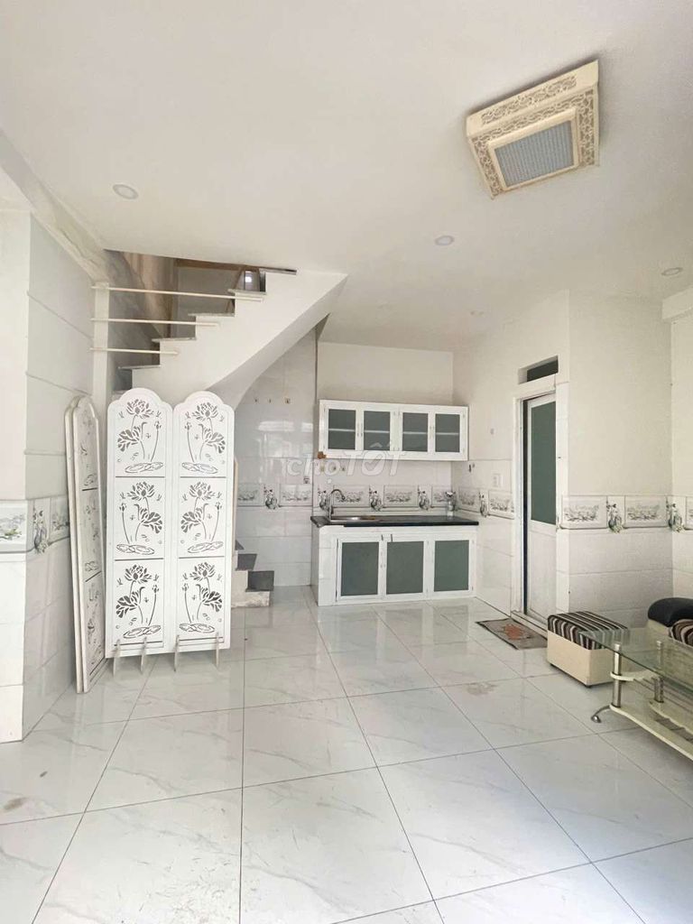Rent the N.C. 327 Middle-T. 1st. 1st floor 2 bedroom 2 30 meters 2 is 8 million
