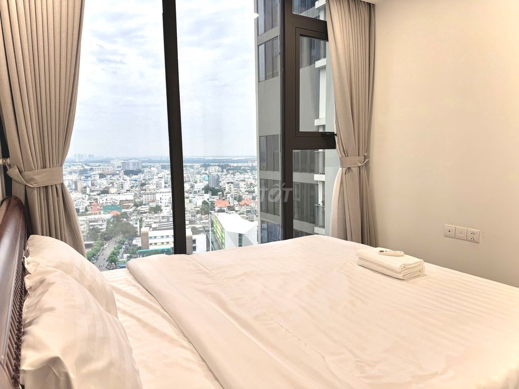 It's the owner who rents short, long-term, day-to-day