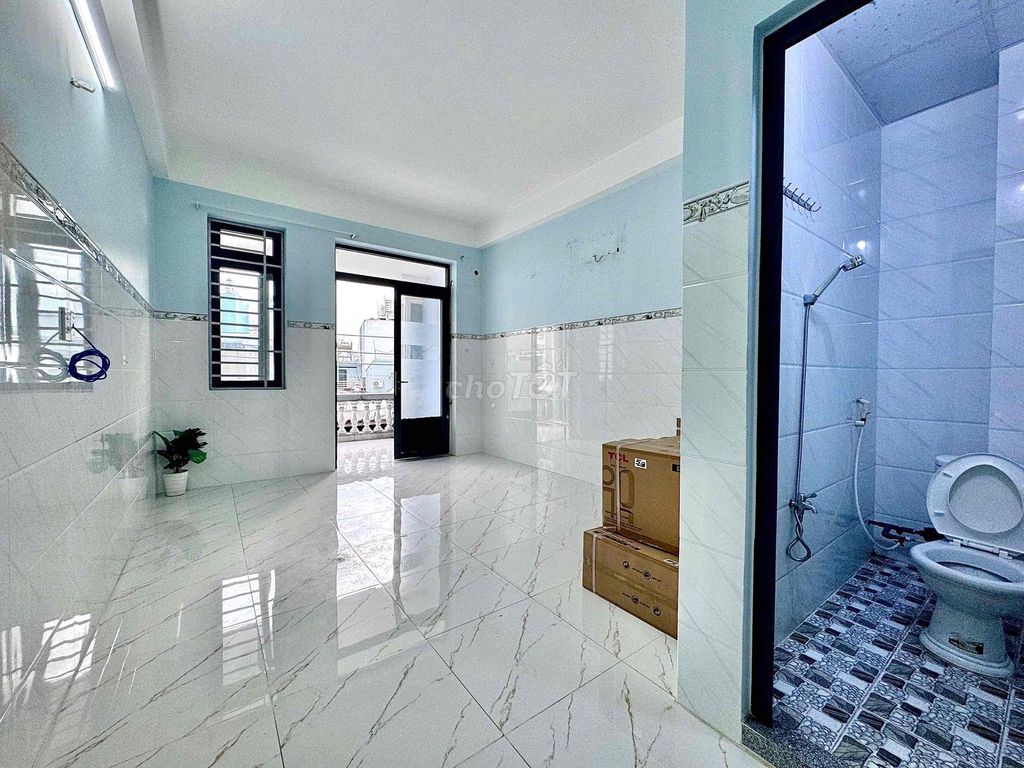 The new service apartment is 100 percent- -the balcony is extremely wide - near aeon-Chan.