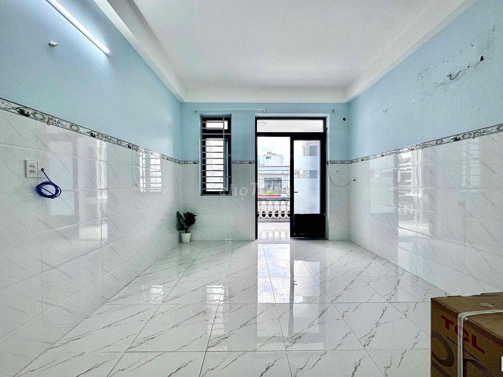 The new service apartment is 100 percent- -the balcony is extremely wide - near aeon-Chan.