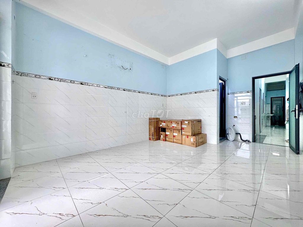 The new service apartment is 100 percent- -the balcony is extremely wide - near aeon-Chan.