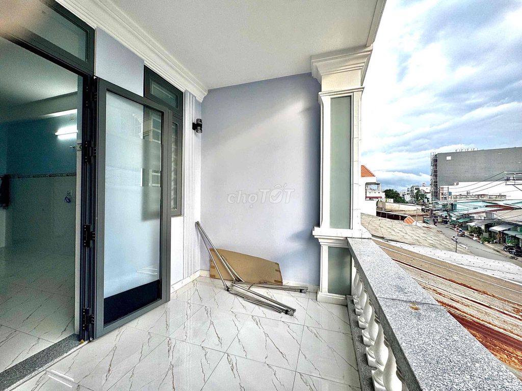The new service apartment is 100 percent- -the balcony is extremely wide - near aeon-Chan.