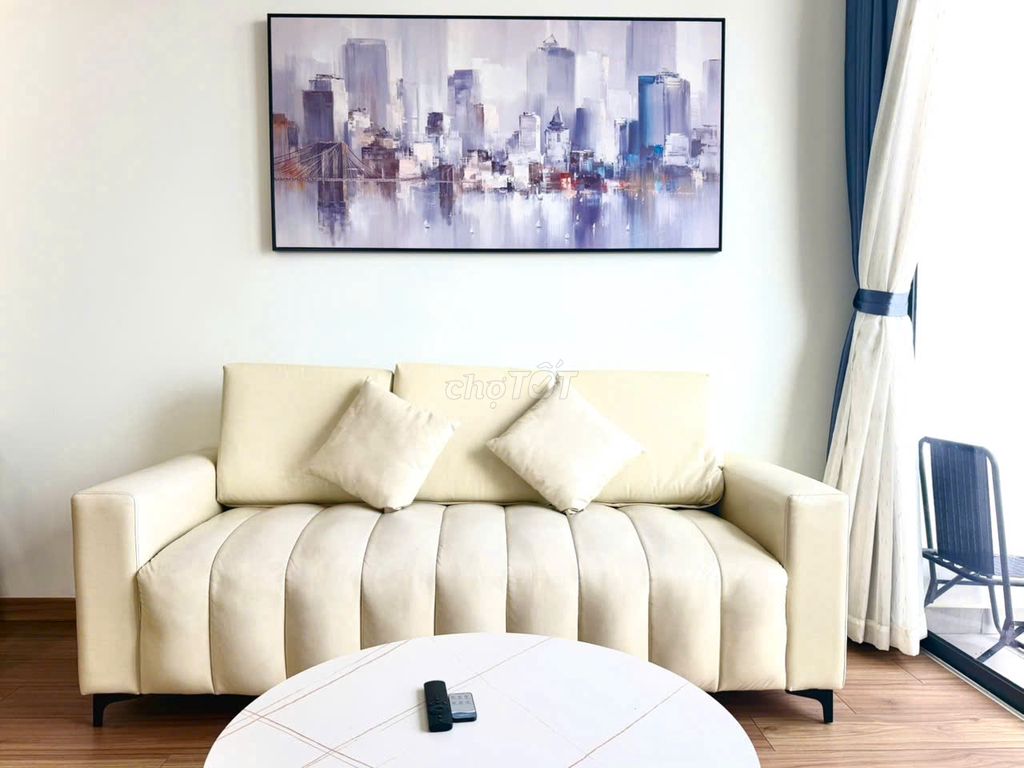 Let's rent a two-room apartment and move in now.