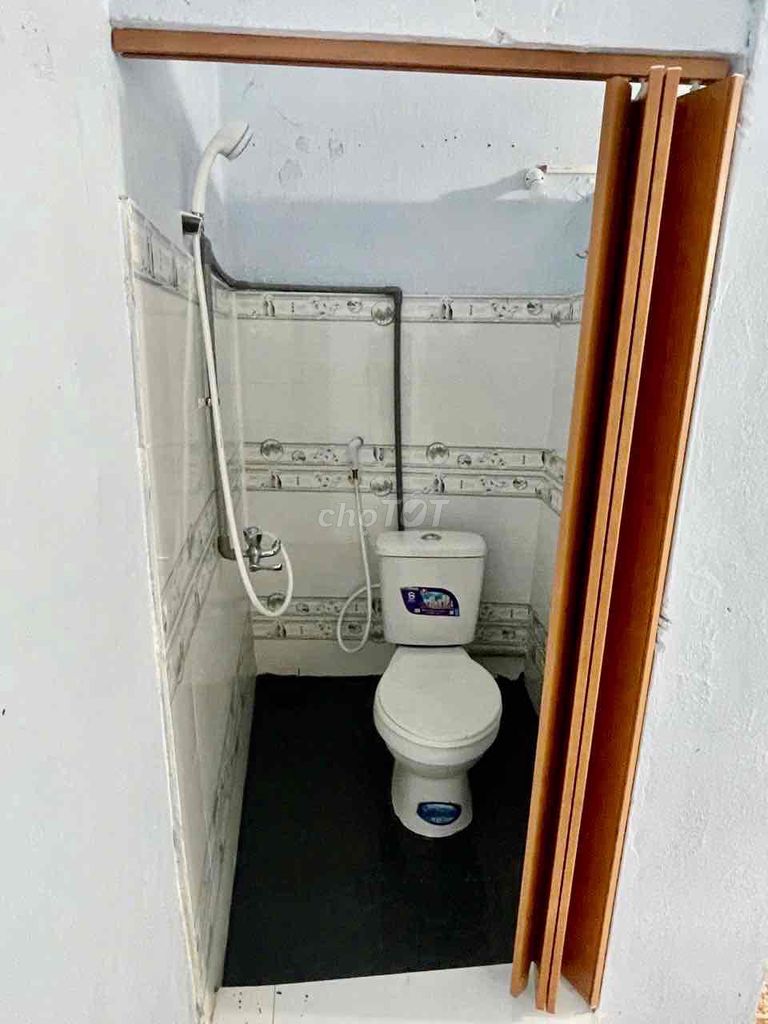 Rent a hotel room, turn 6th.