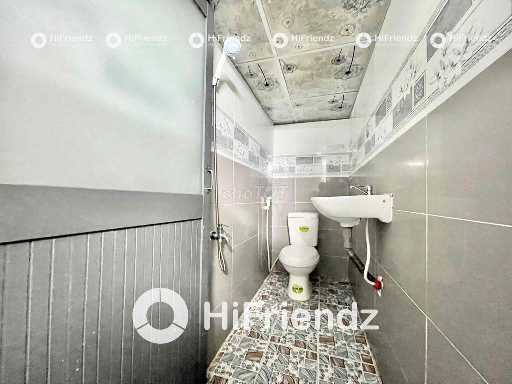 2P available - full interior - with protection - near four social - dedicated literary college