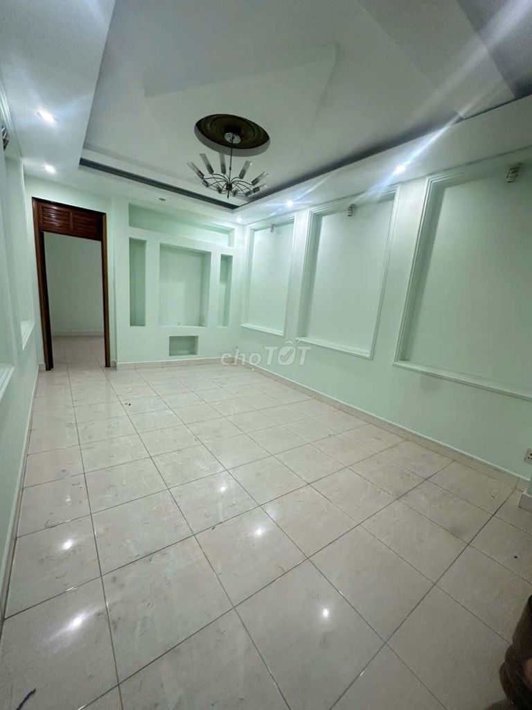 Phước Bình near Đỗ Xuân Hợp, 3 floors, 5 bedroom 3 toilets, wide sidewalk