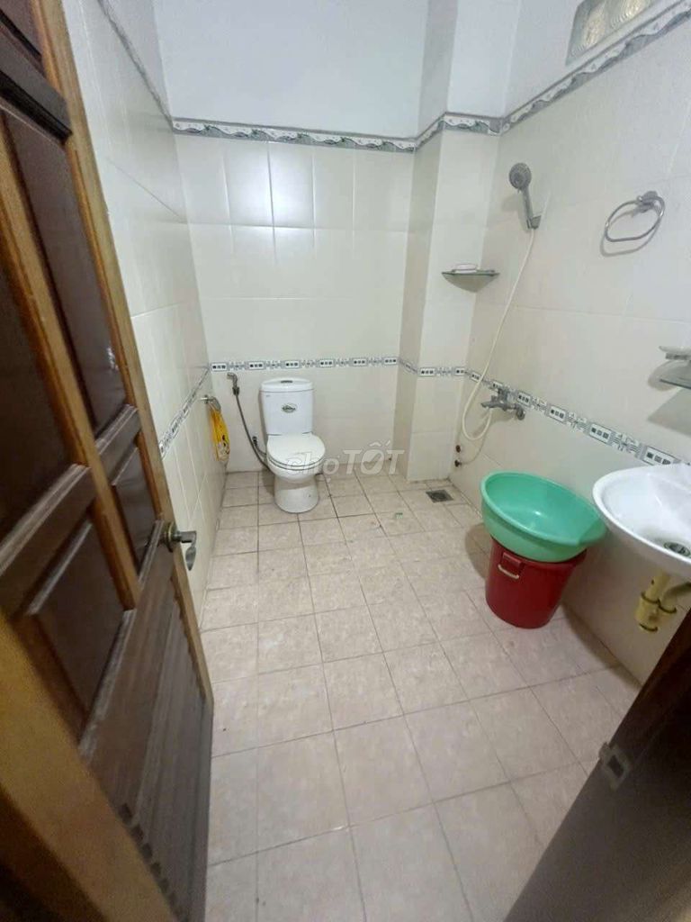 Phước Bình near Đỗ Xuân Hợp, 3 floors, 5 bedroom 3 toilets, wide sidewalk