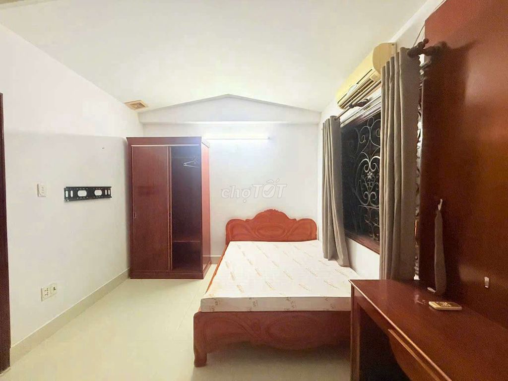 Three bedrooms, three bathrooms, ready for furniture.