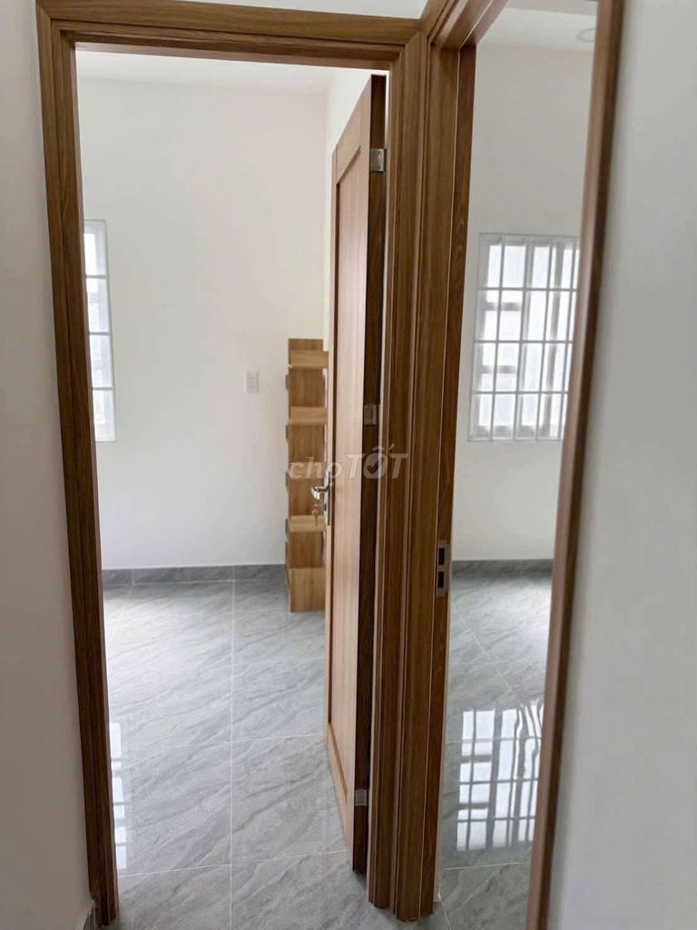 Two stories to the corner of Lucky, short-term rent, three bedrooms, two toilets, clean house.