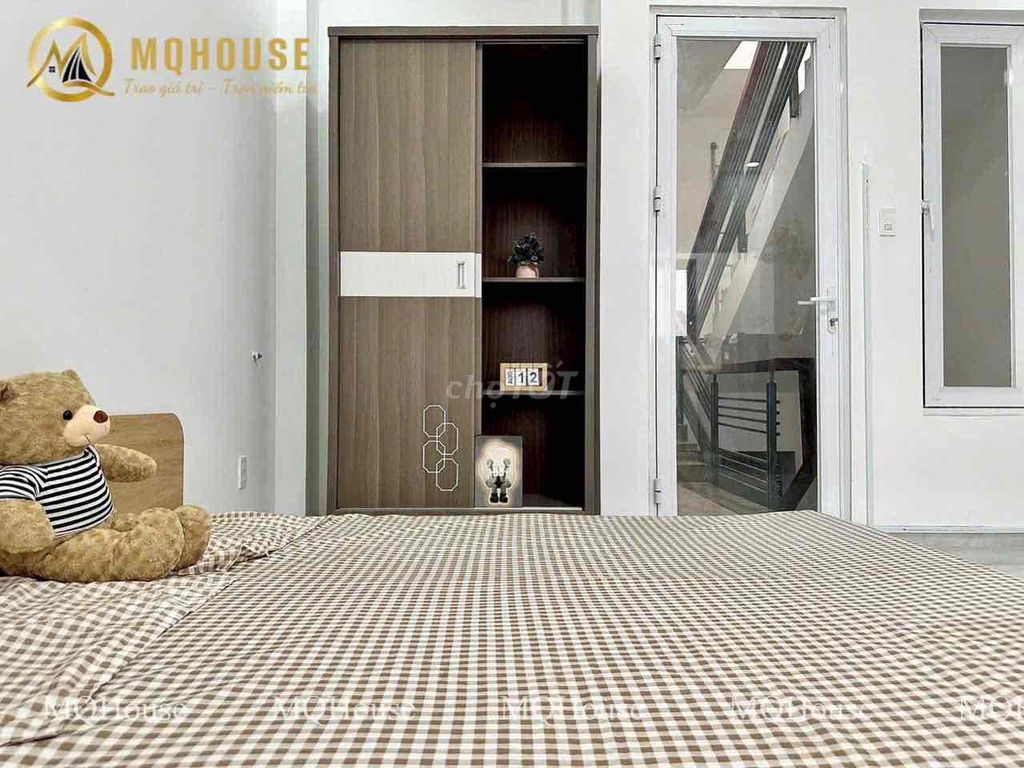 The studio apartment, the interior, the wash-basin machine, District 11