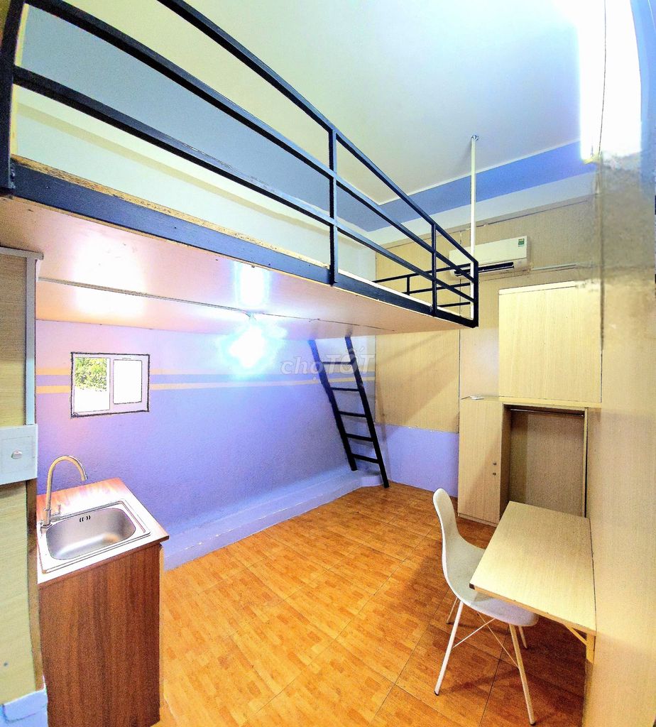 High level, clear room, window. Even if it's clear to move
