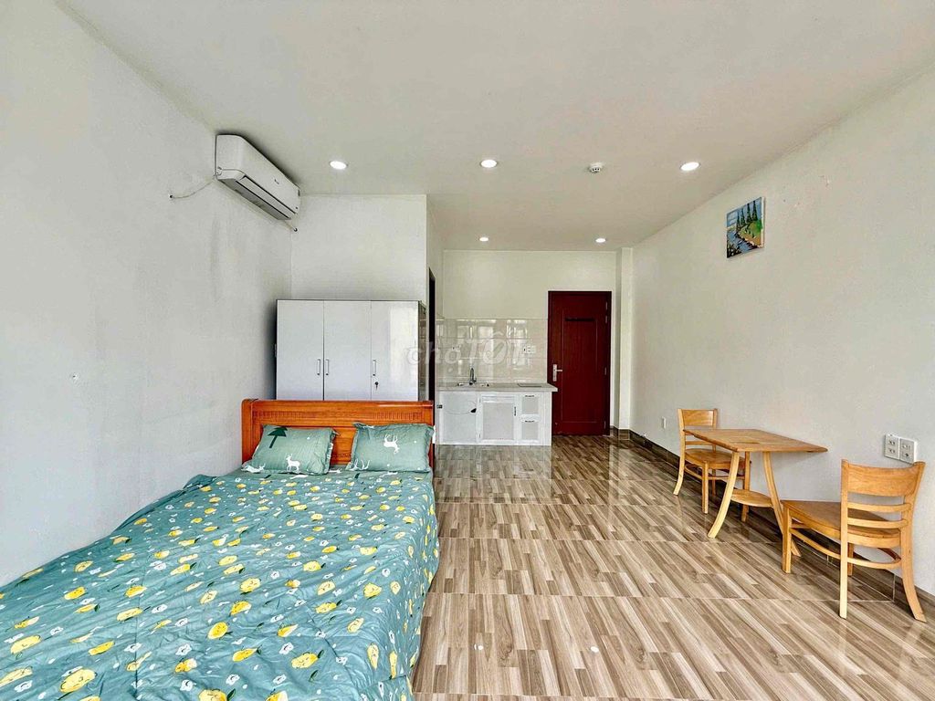 rents the balcony studio - full interior - cool