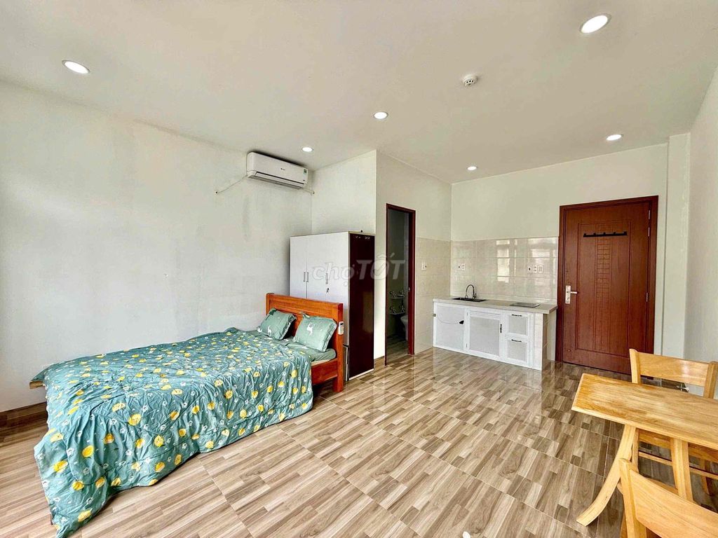 rents the balcony studio - full interior - cool